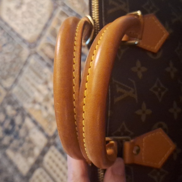 Louis Vuitton Alma PM LEATHER SATCHEL - Picture 14 of 16
